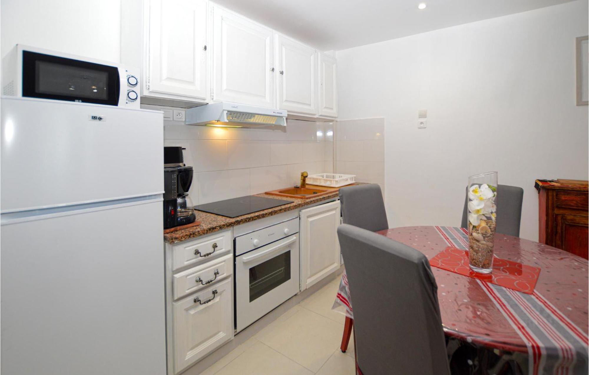 Cozy Apartment In Propriano With Kitchen Luaran gambar
